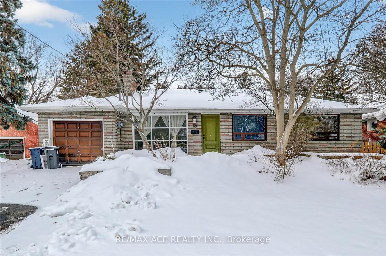 40 Brinloor Boulevard, Unit Bsmt - Image 1