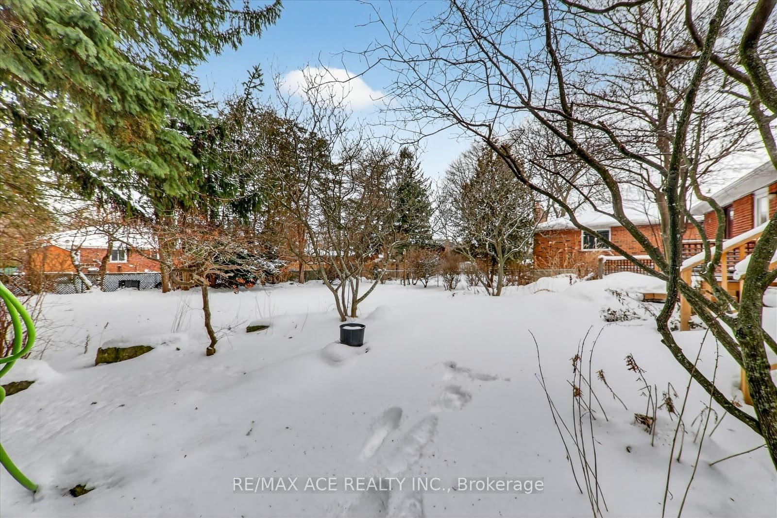 40 Brinloor Boulevard, Unit Bsmt thumbnail 18