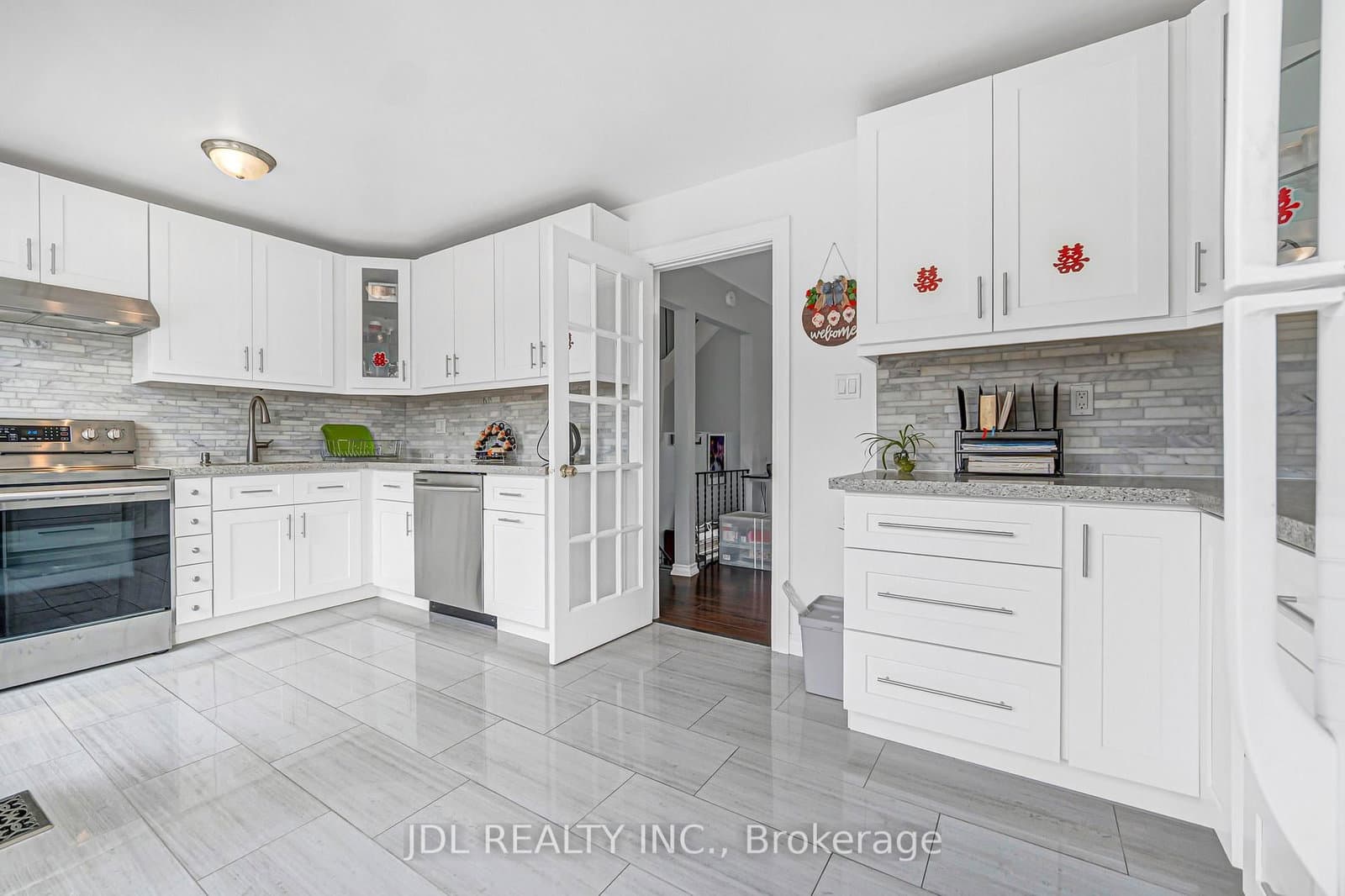 100 Bridletowne Circle, Unit 33 thumbnail 20