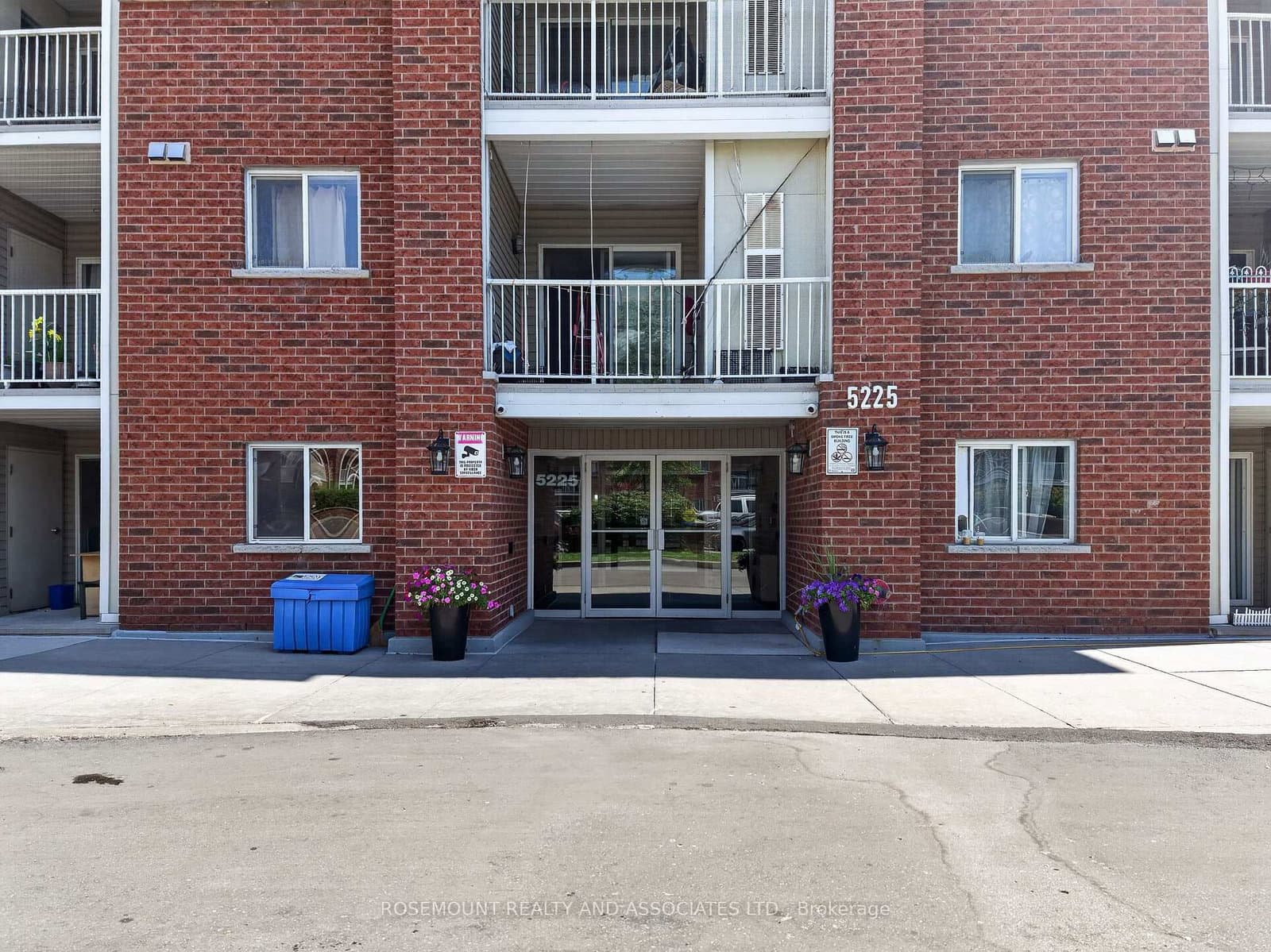 5225 Finch Avenue E, Unit 202 thumbnail 3