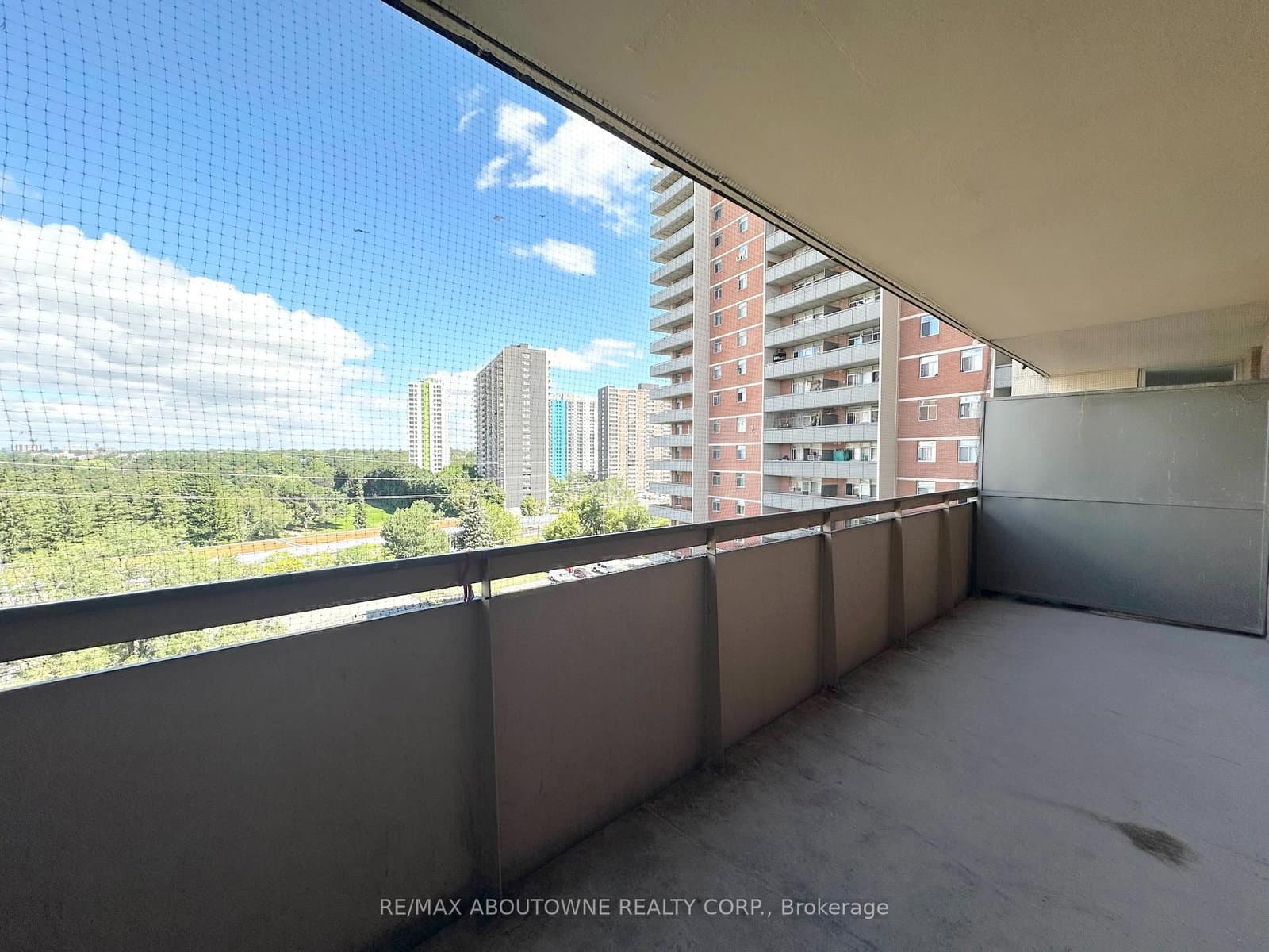 30 Denton Avenue, Unit 925 thumbnail 11