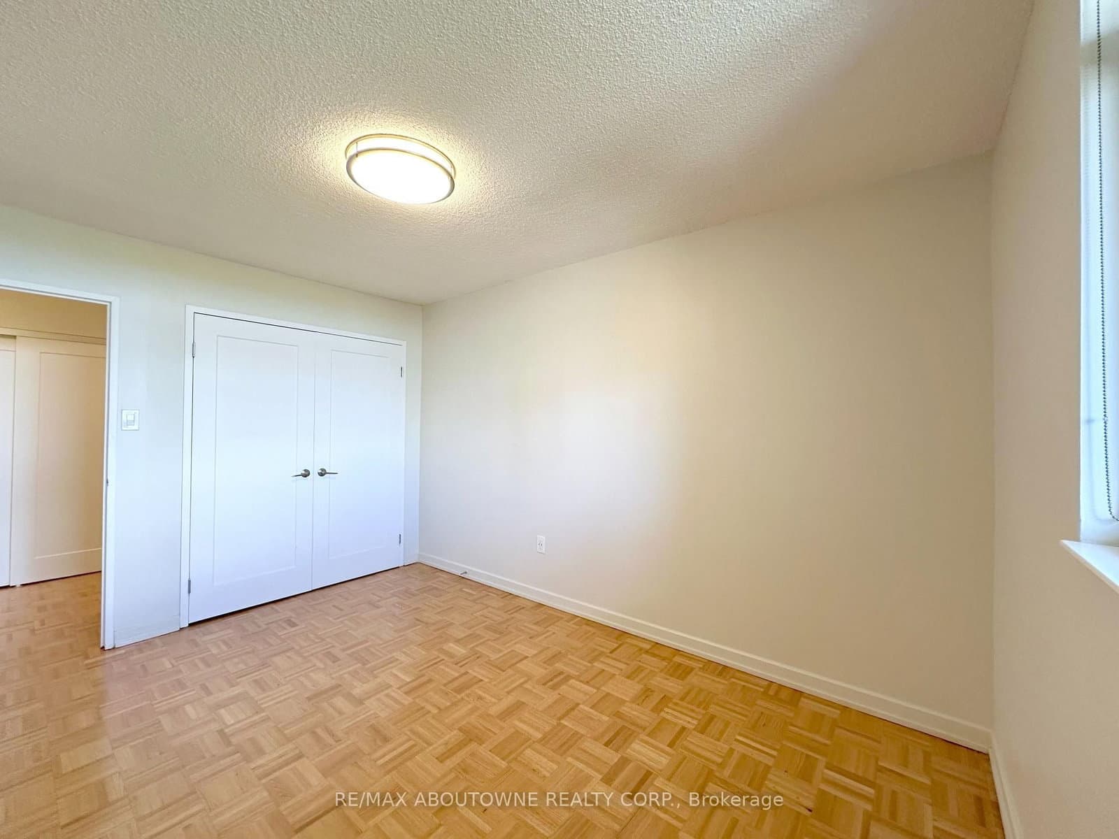 30 Denton Avenue, Unit 925 thumbnail 7