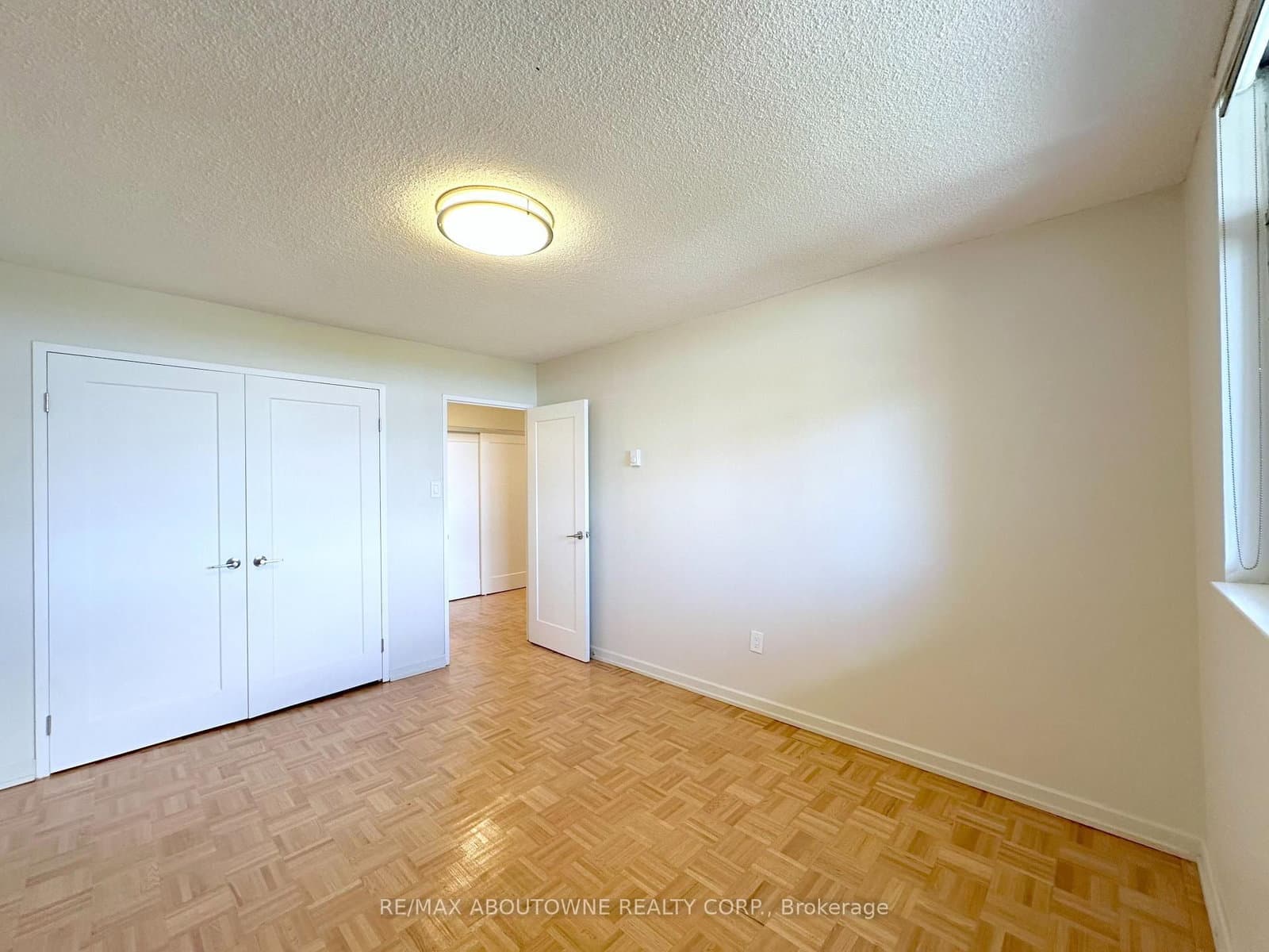 30 Denton Avenue, Unit 925 thumbnail 9