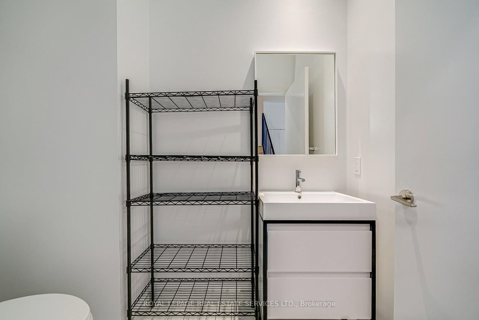 156 Logan Avenue, Unit 131 thumbnail 10