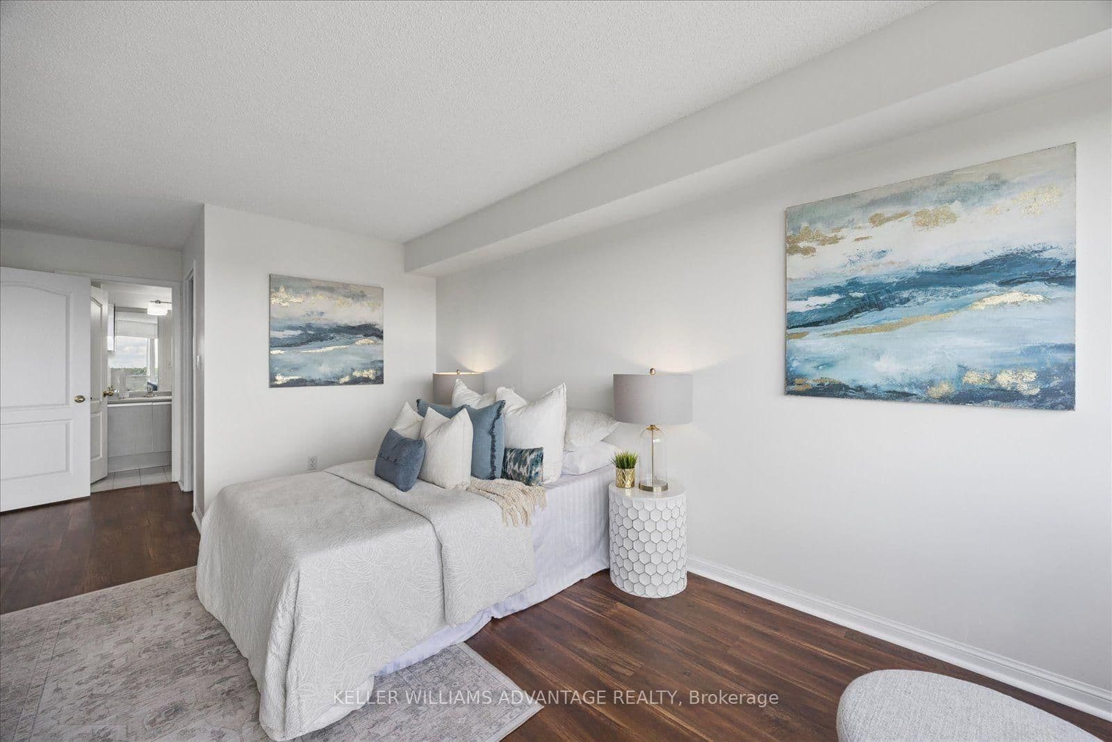 712 Rossland Road E, Unit 903 thumbnail 10