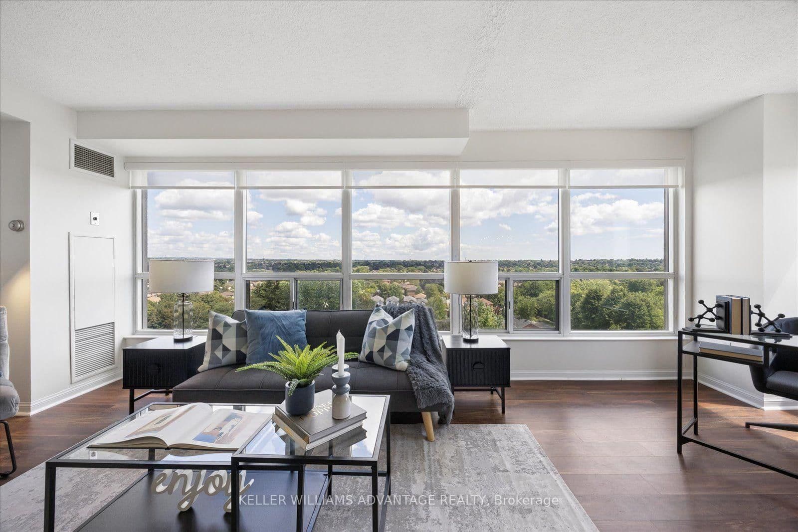 712 Rossland Road E, Unit 903 thumbnail 2