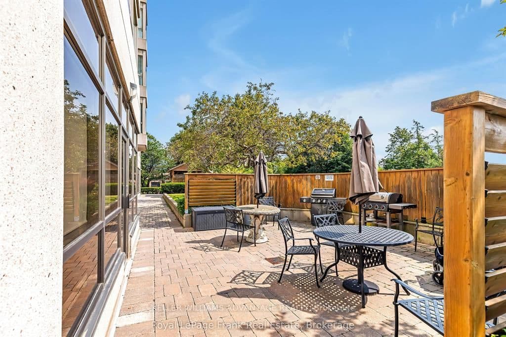 712 Rossland Road E, Unit 903 thumbnail 22