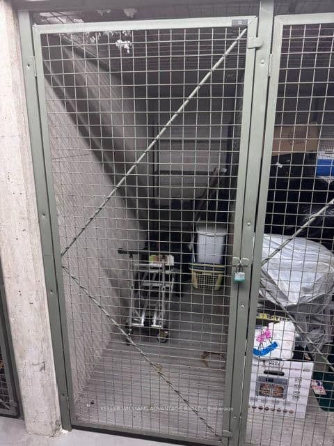 712 Rossland Road E, Unit 903 thumbnail 27