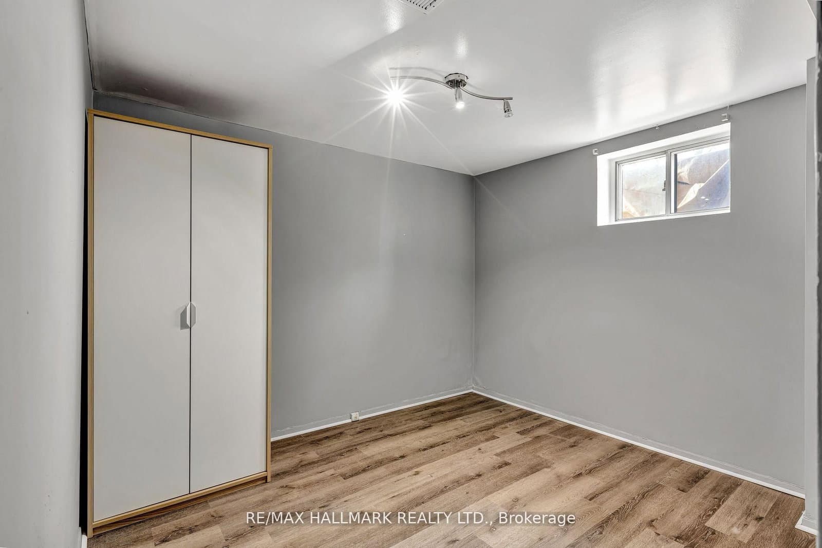 90 Santamonica Boulevard, Unit Bsmt thumbnail 12