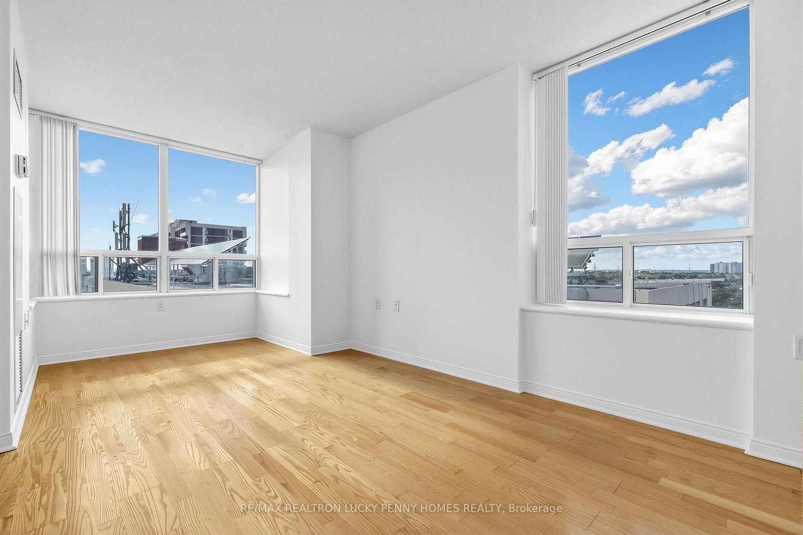 2800 Warden Avenue, Unit 807 thumbnail 12