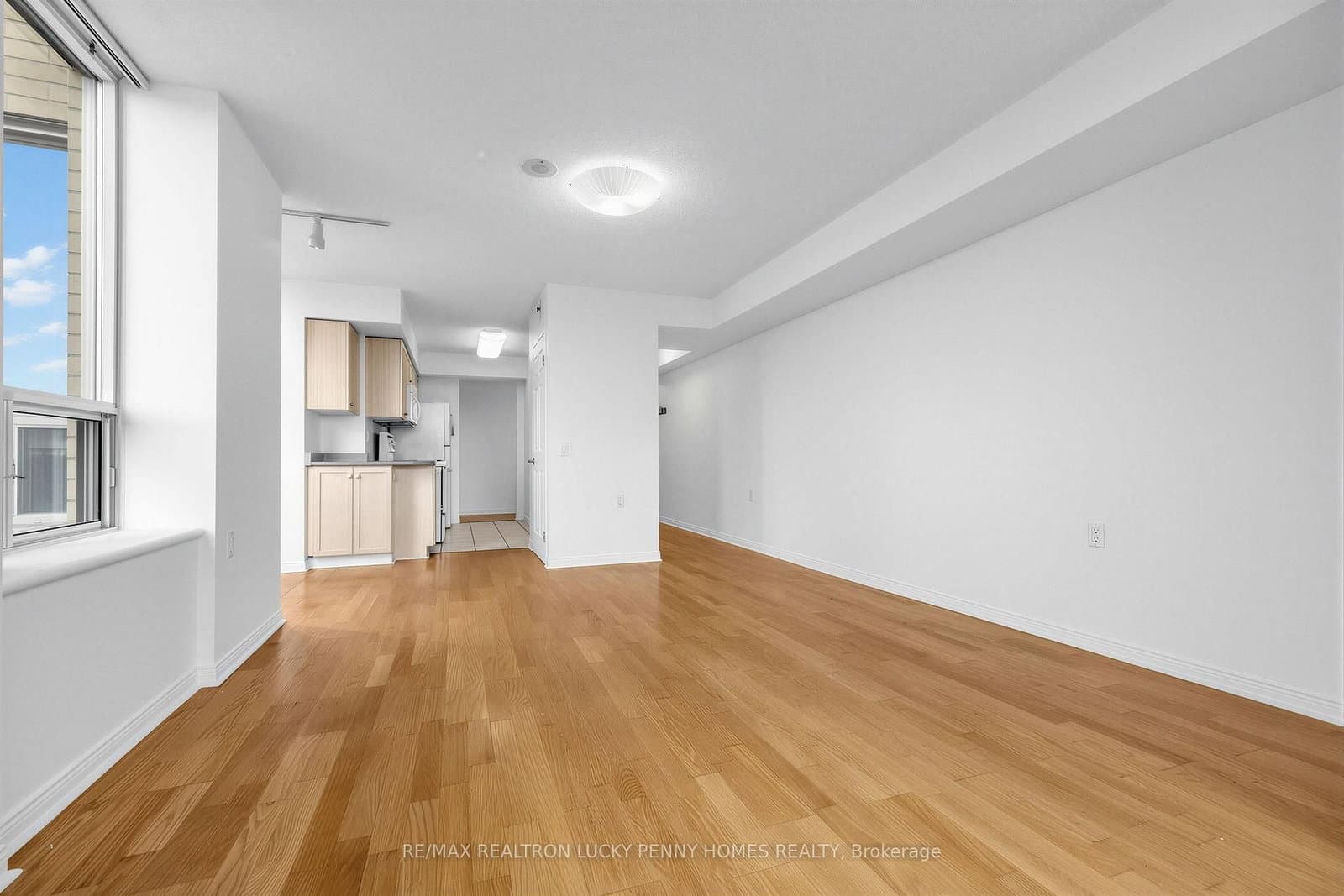 2800 Warden Avenue, Unit 807 thumbnail 15