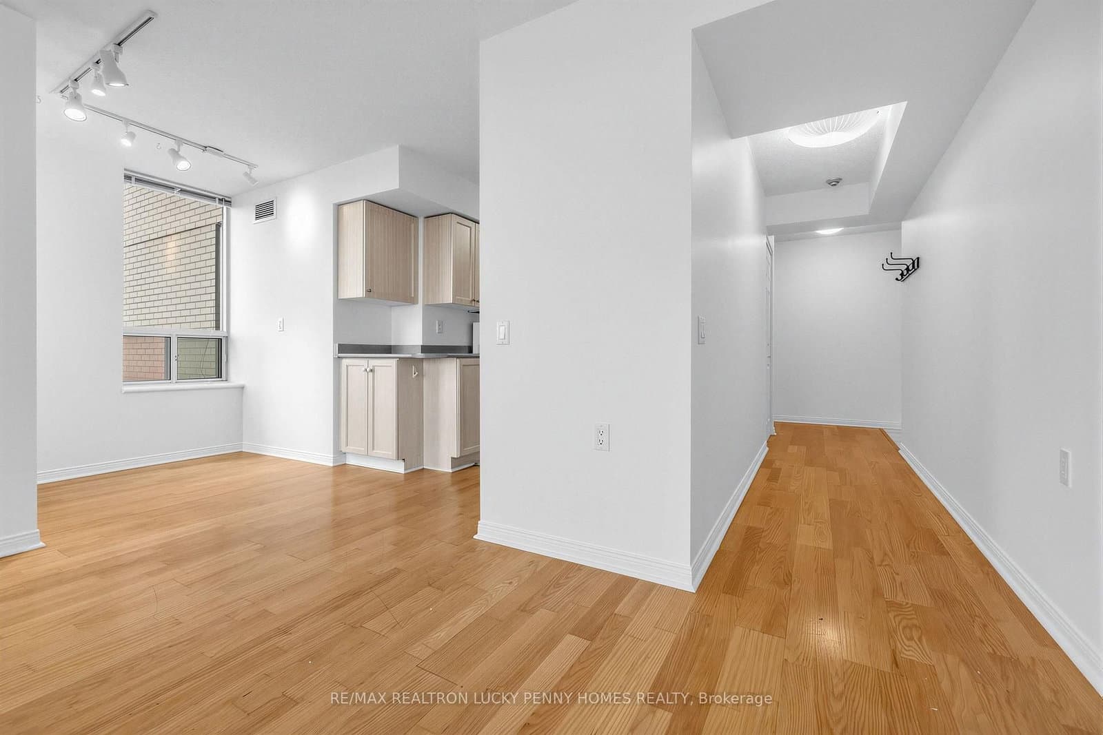 2800 Warden Avenue, Unit 807 thumbnail 18