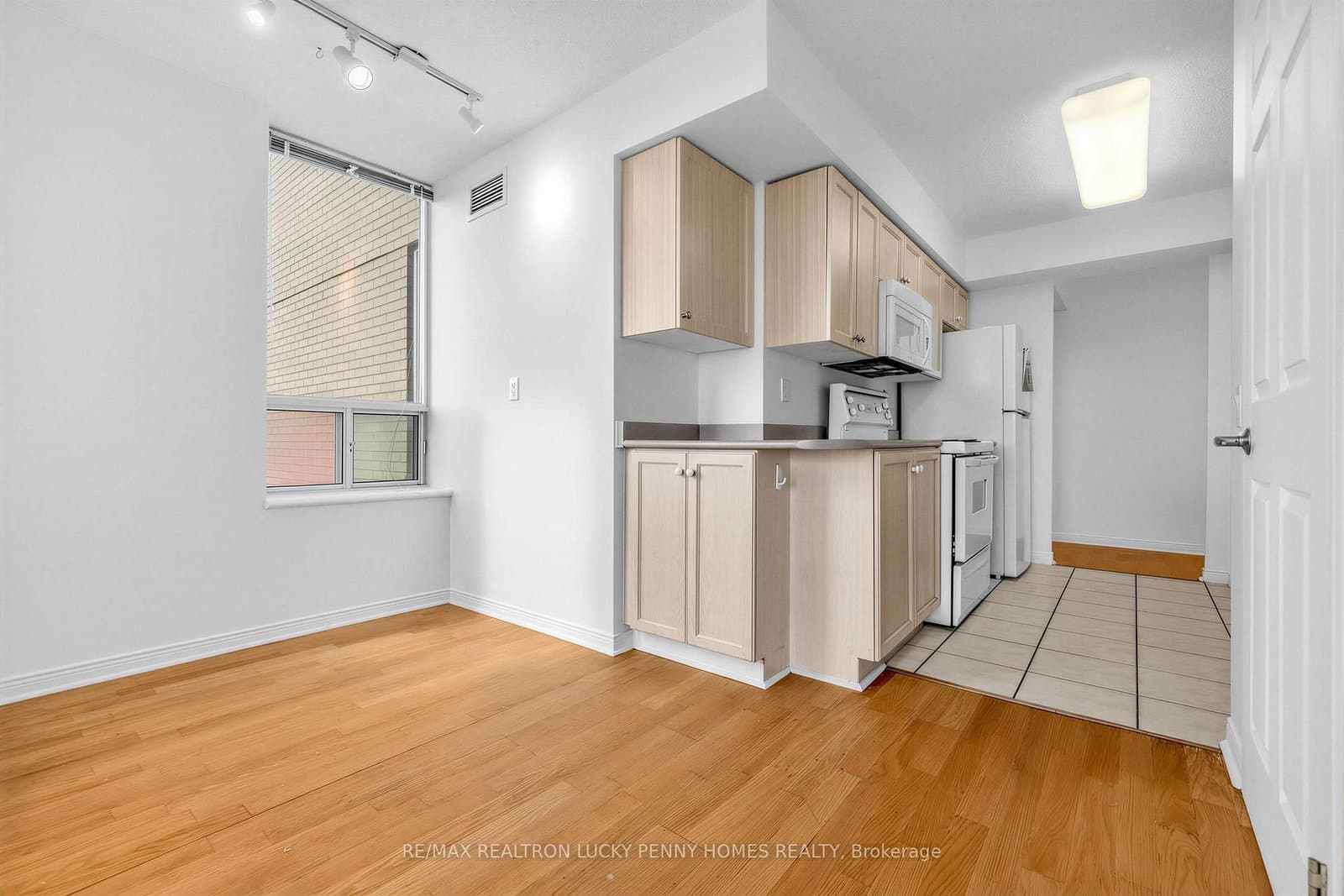 2800 Warden Avenue, Unit 807 thumbnail 19