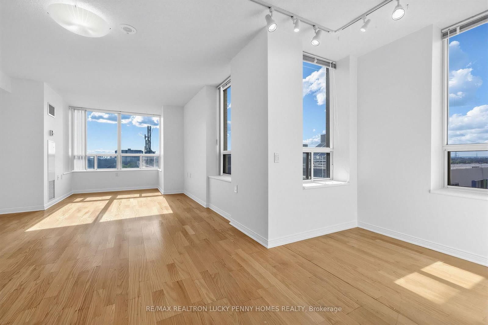 2800 Warden Avenue, Unit 807 thumbnail 22