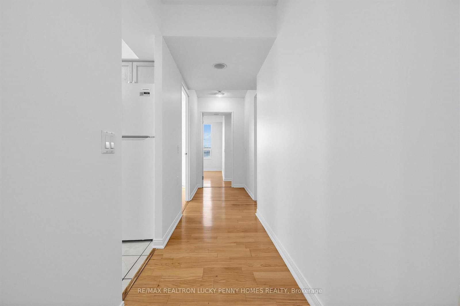 2800 Warden Avenue, Unit 807 thumbnail 6