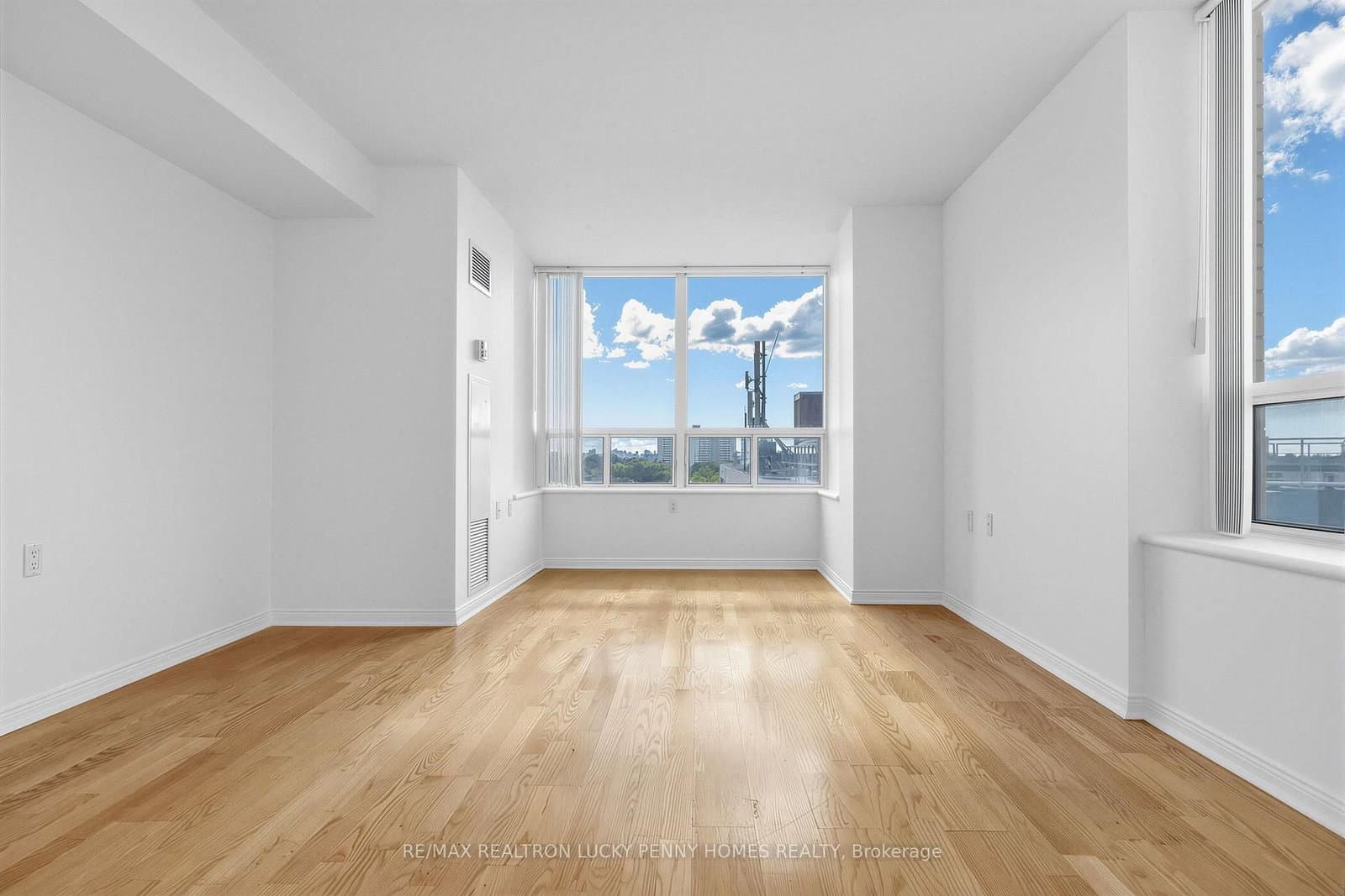 2800 Warden Avenue, Unit 807 thumbnail 9