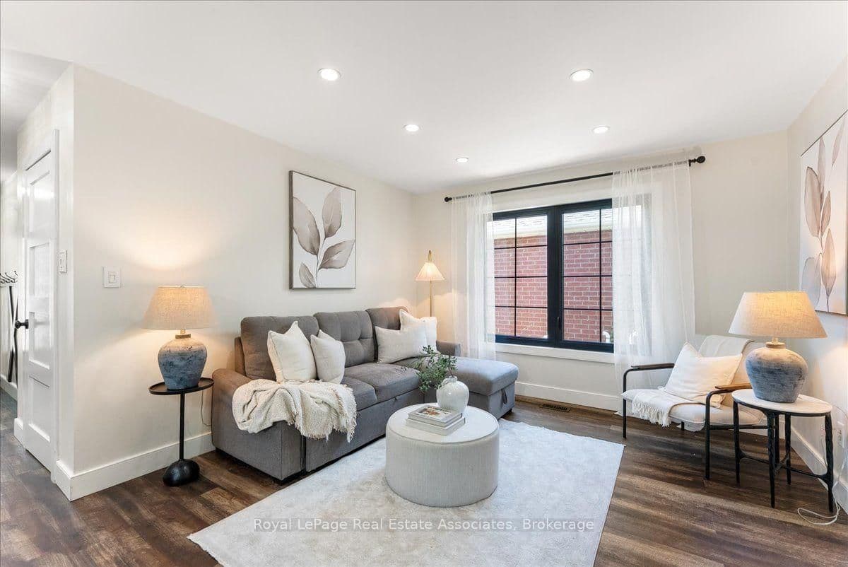 1464 Trowbridge Drive thumbnail 14