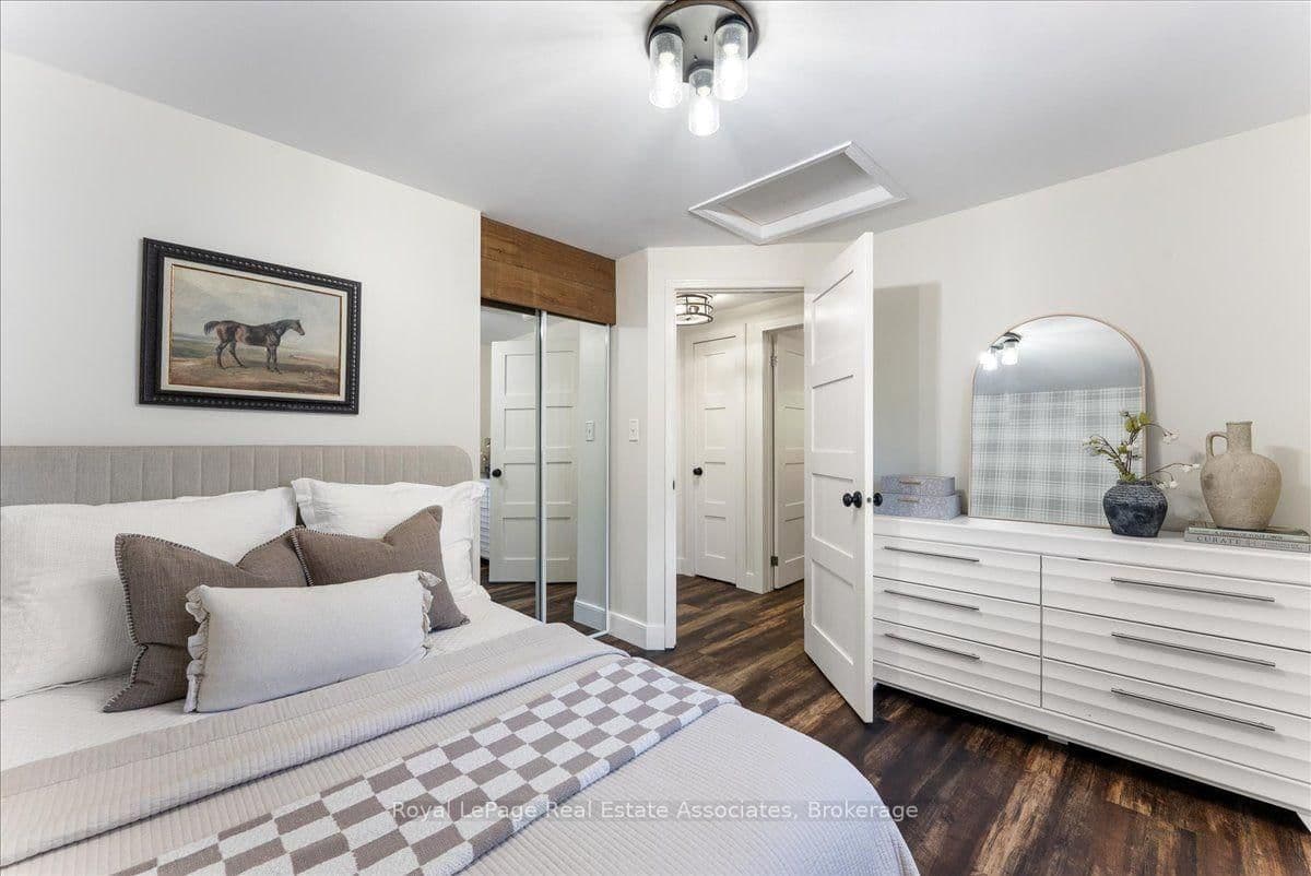 1464 Trowbridge Drive thumbnail 25