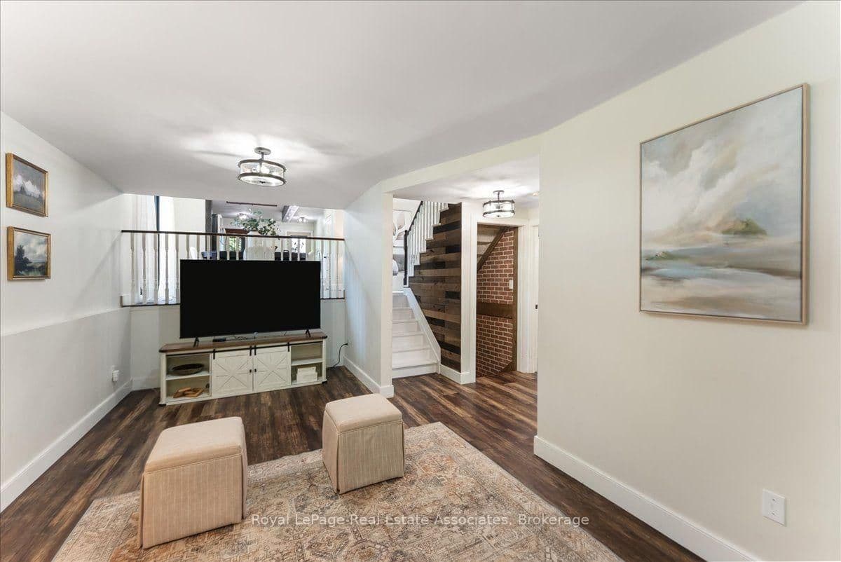 1464 Trowbridge Drive thumbnail 26