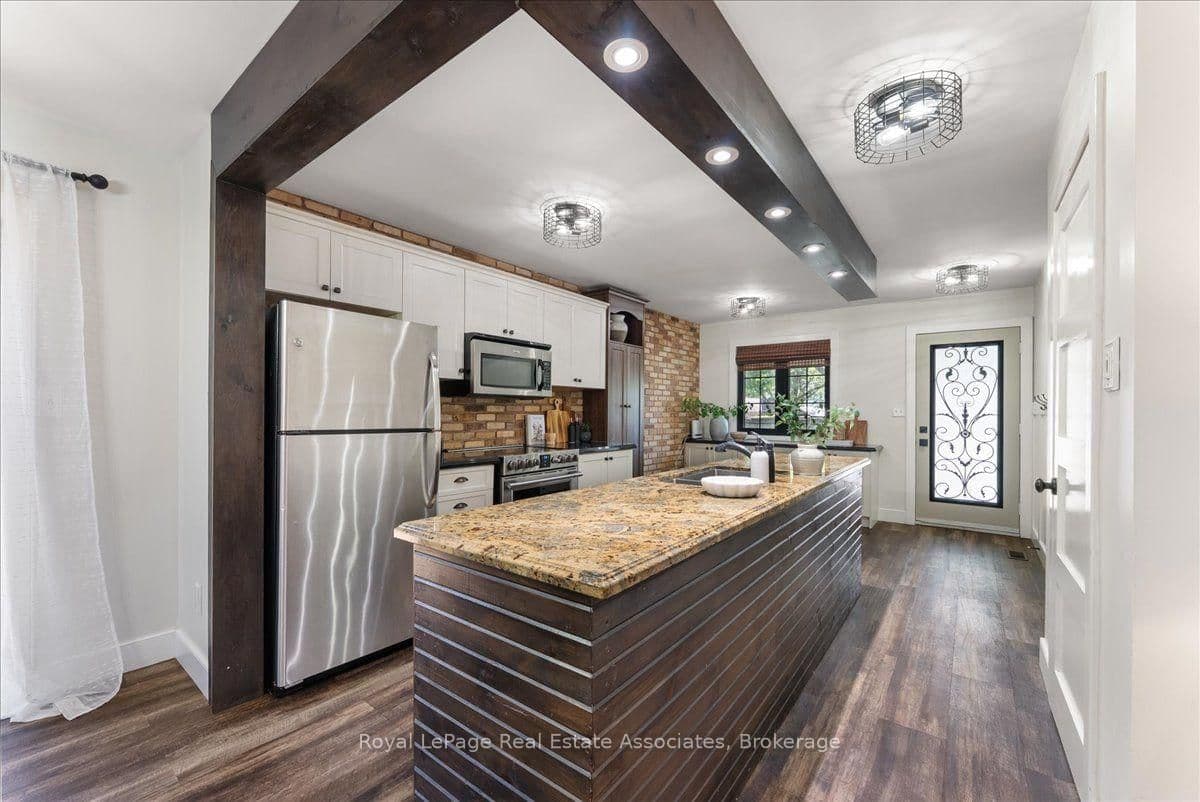 1464 Trowbridge Drive thumbnail 9