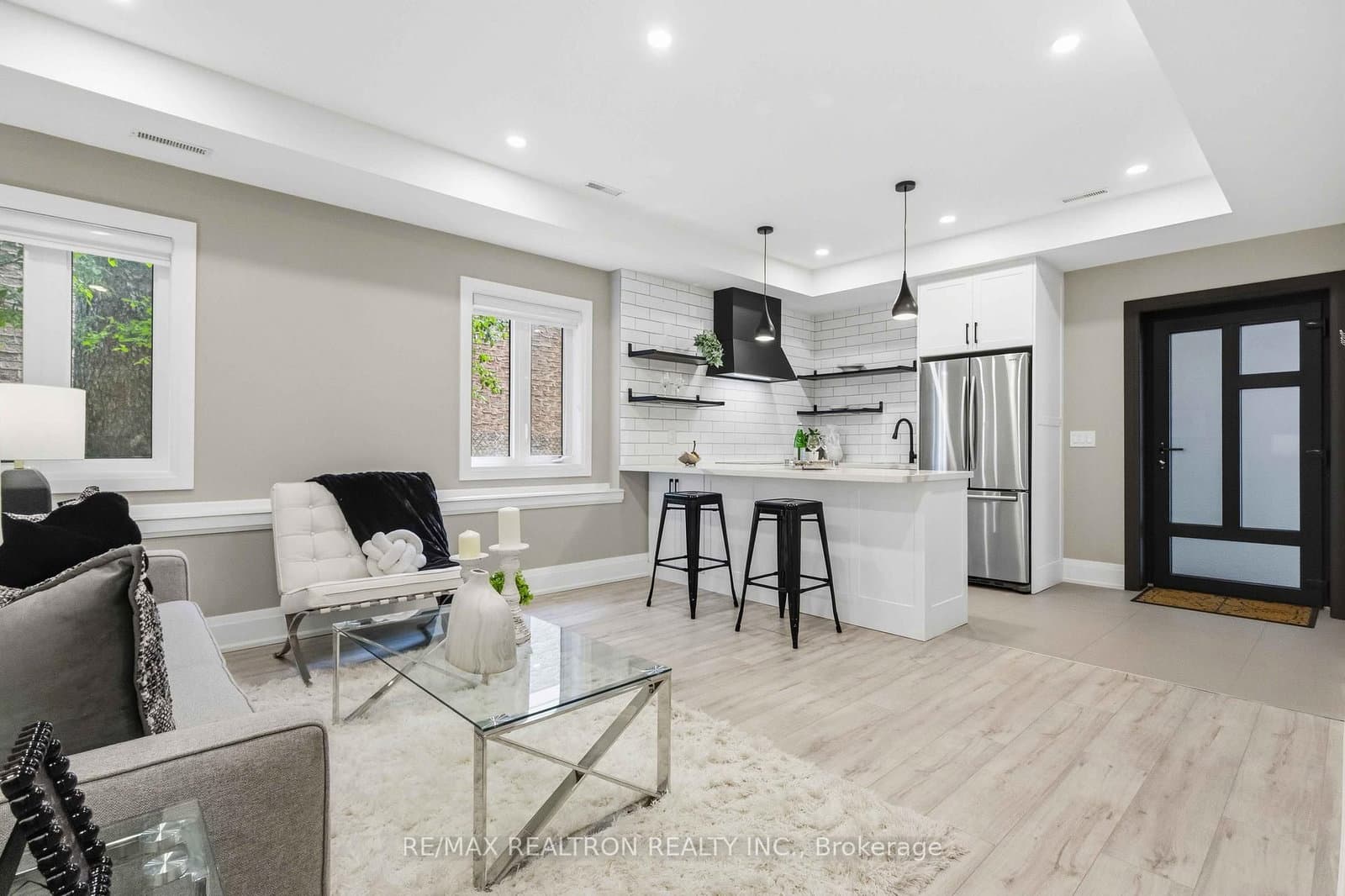 809 Fairview Avenue thumbnail 35
