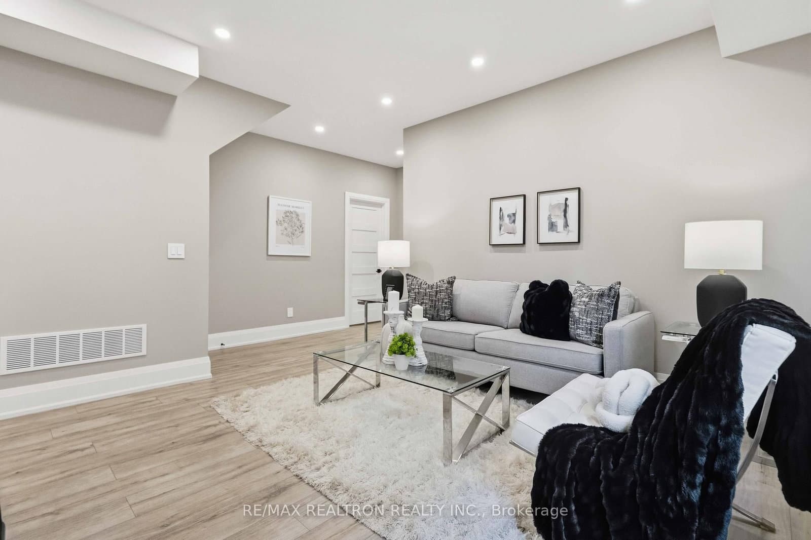 809 Fairview Avenue thumbnail 38