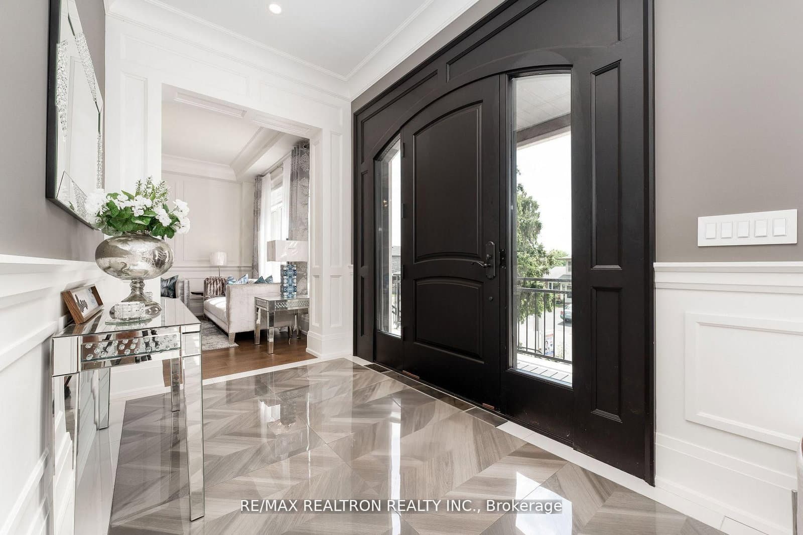 809 Fairview Avenue thumbnail 5