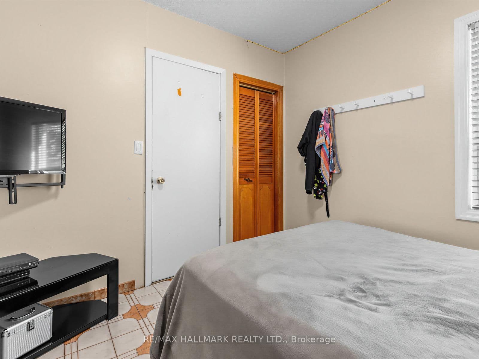 297 Strathmore Boulevard thumbnail 19