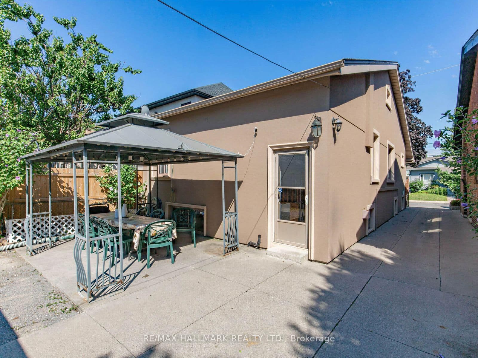 297 Strathmore Boulevard thumbnail 38