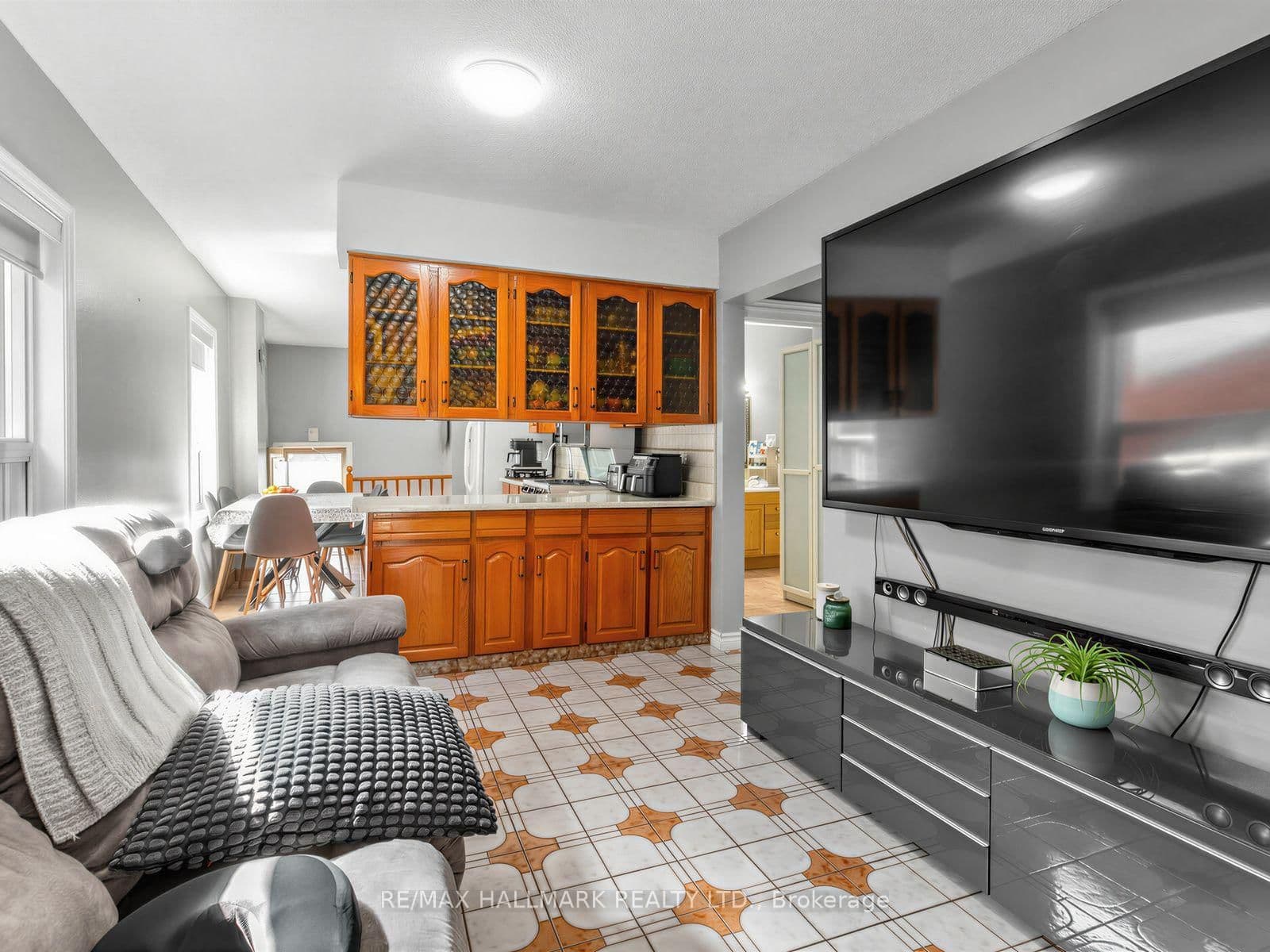 297 Strathmore Boulevard thumbnail 6