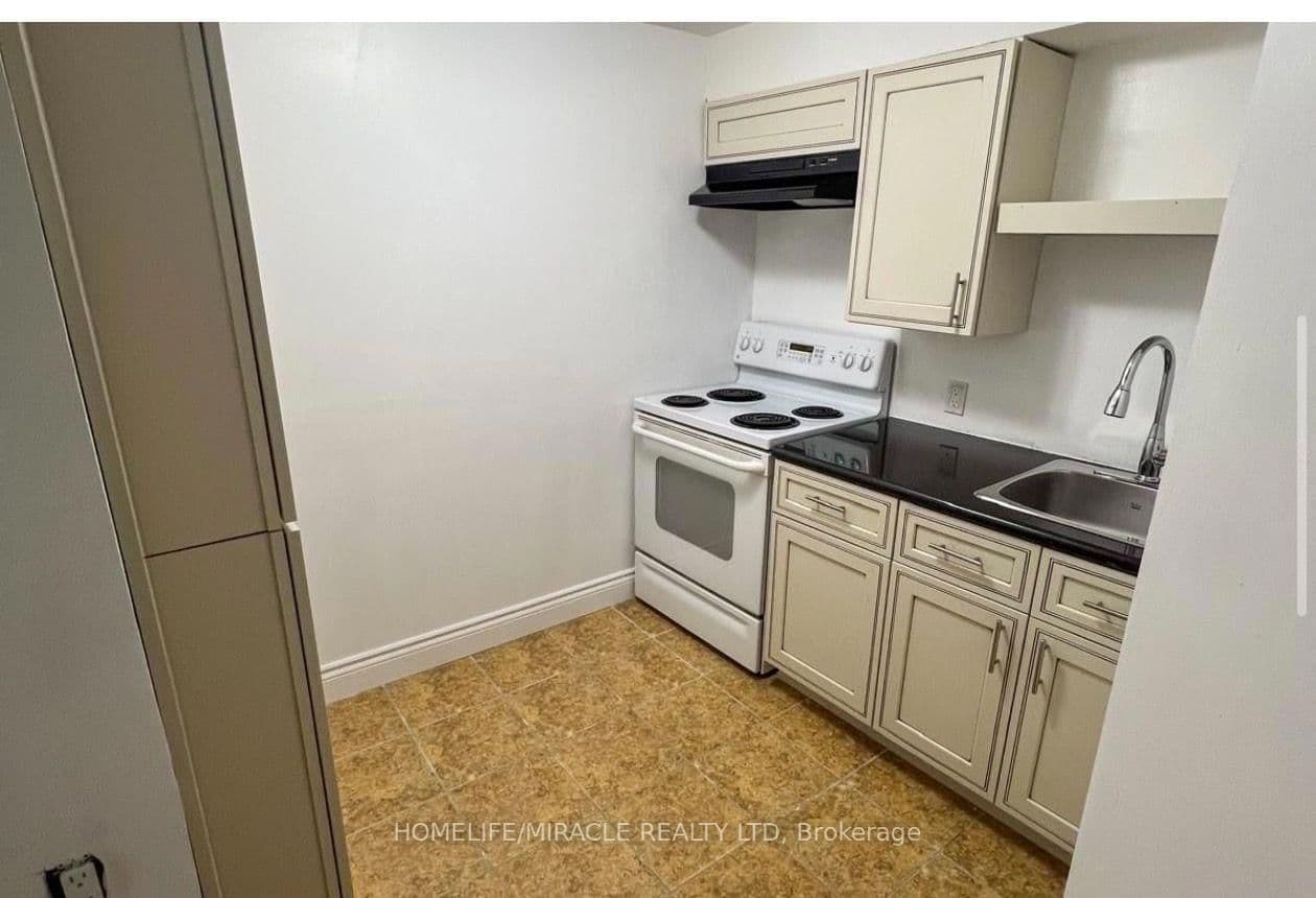 6 Adams Park Gate, Unit Basement thumbnail 4