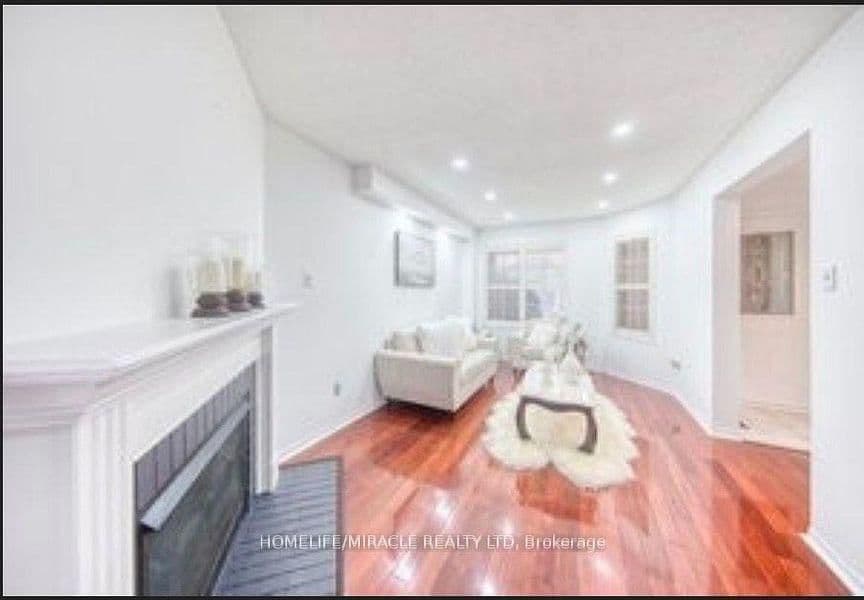 6 Adams Park Gate, Unit Main Floor thumbnail 2