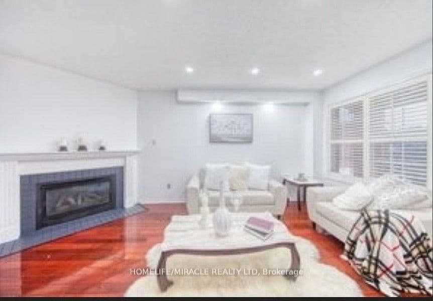 6 Adams Park Gate, Unit Main Floor thumbnail 3