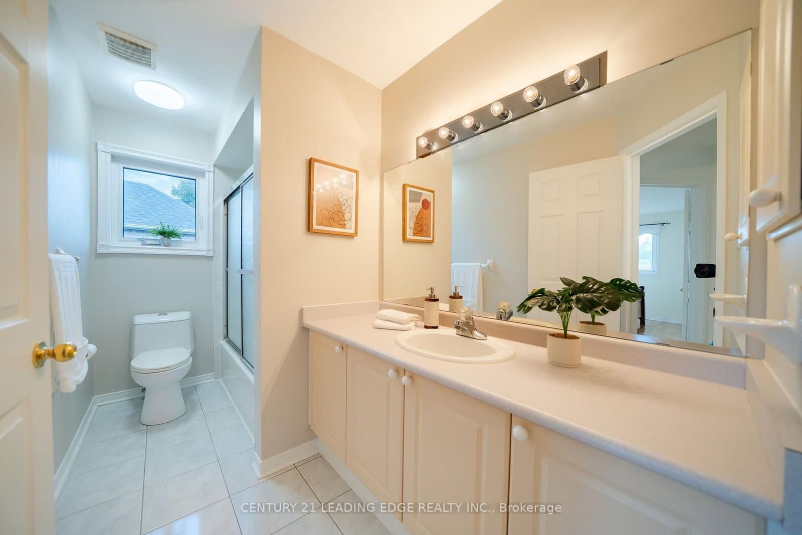 1595 Deerhurst Court thumbnail 32