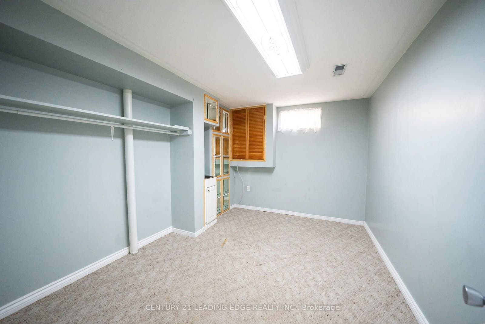 1595 Deerhurst Court thumbnail 39