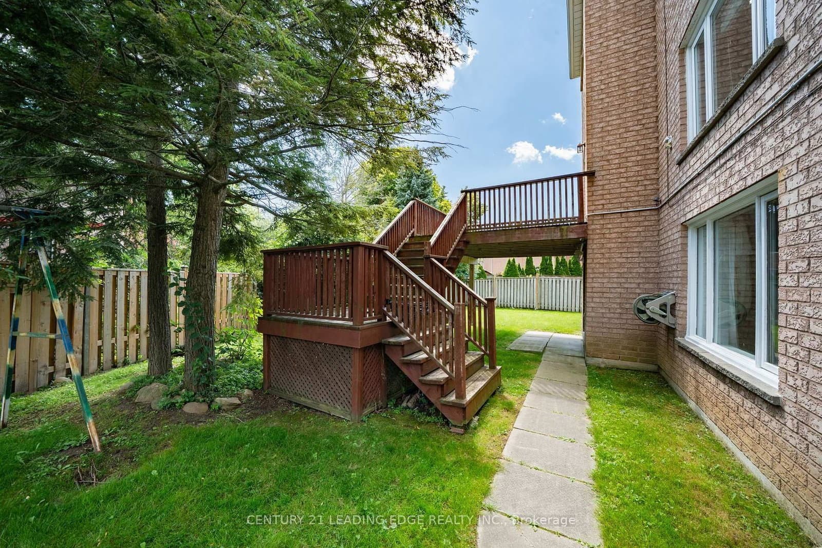 1595 Deerhurst Court thumbnail 43