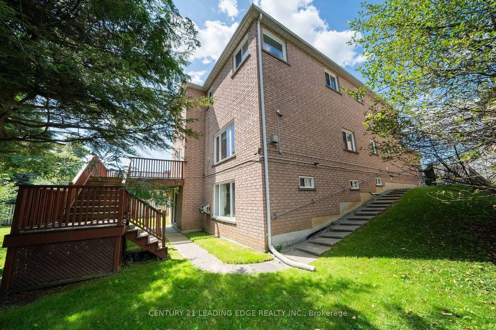 1595 Deerhurst Court thumbnail 45