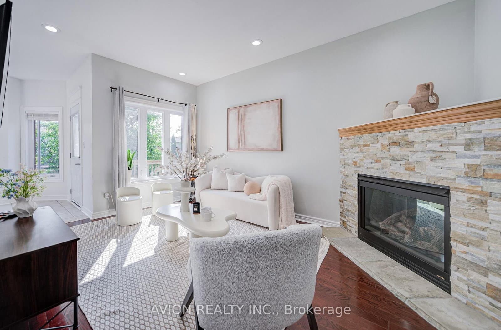 83 Stonebridge Boulevard thumbnail 17