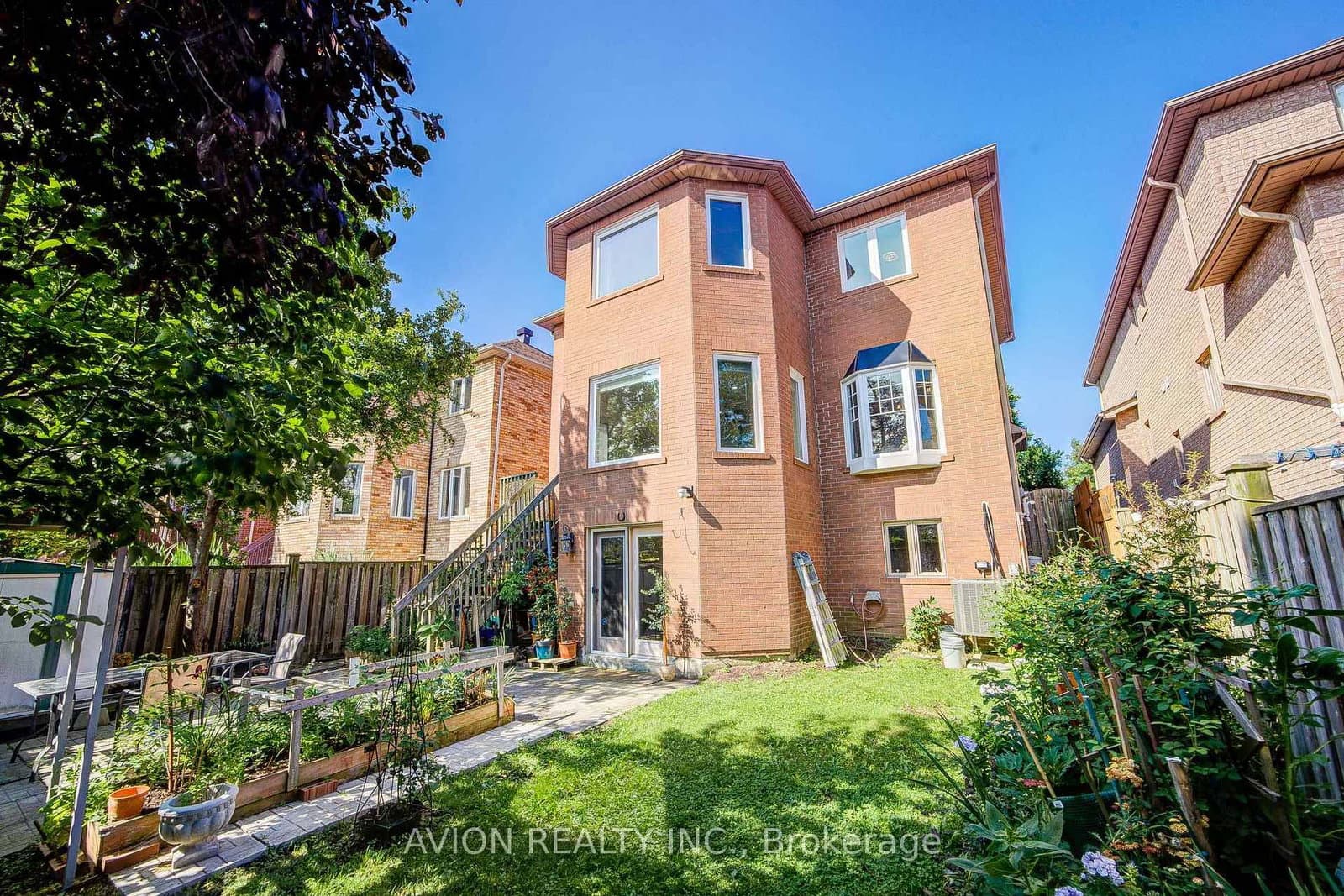 83 Stonebridge Boulevard thumbnail 43