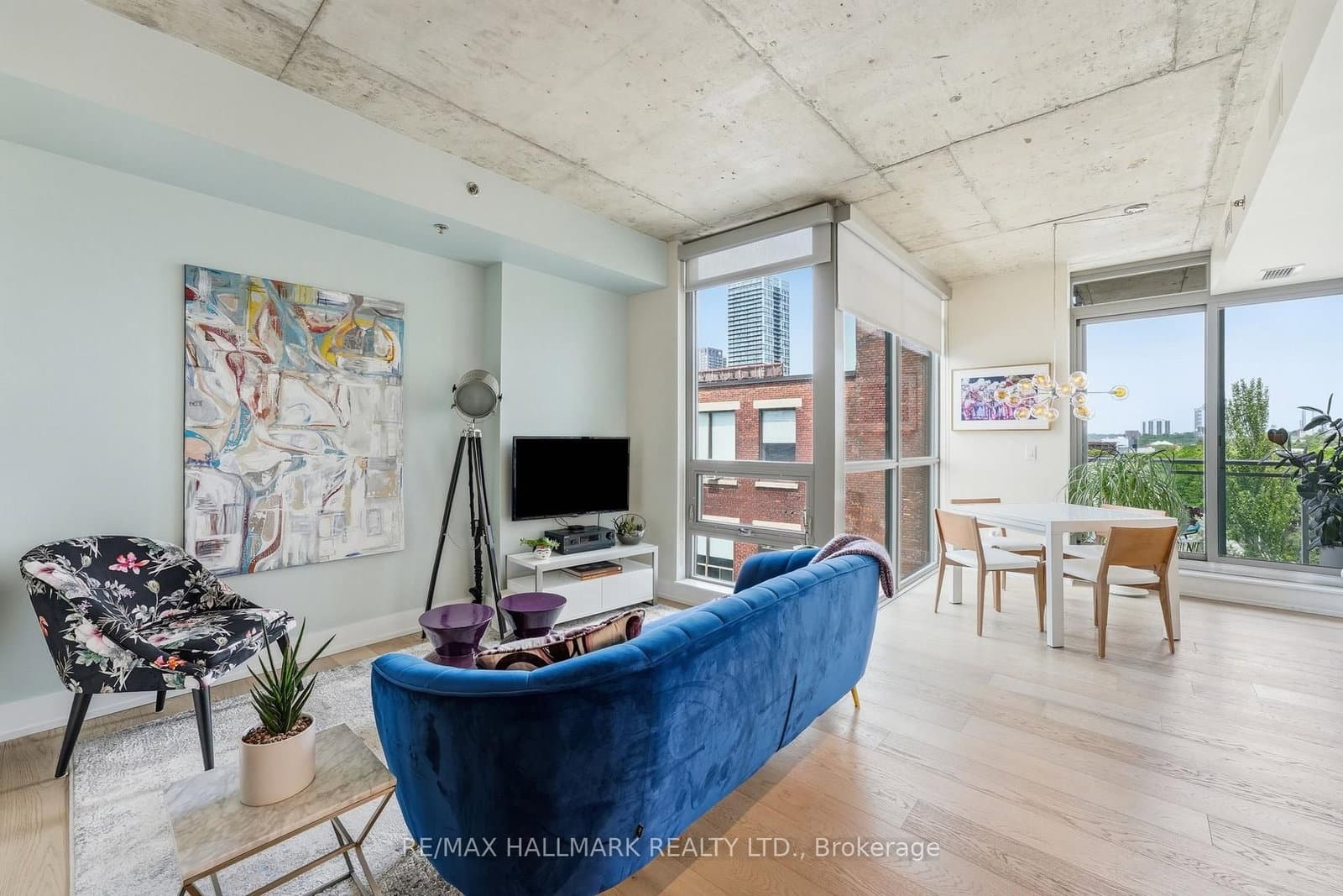 #602 - 630 Queen Street E