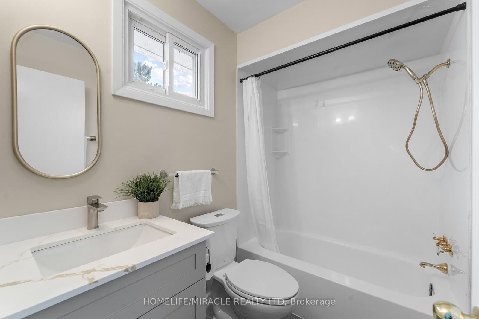 203 Centennial Road thumbnail 23