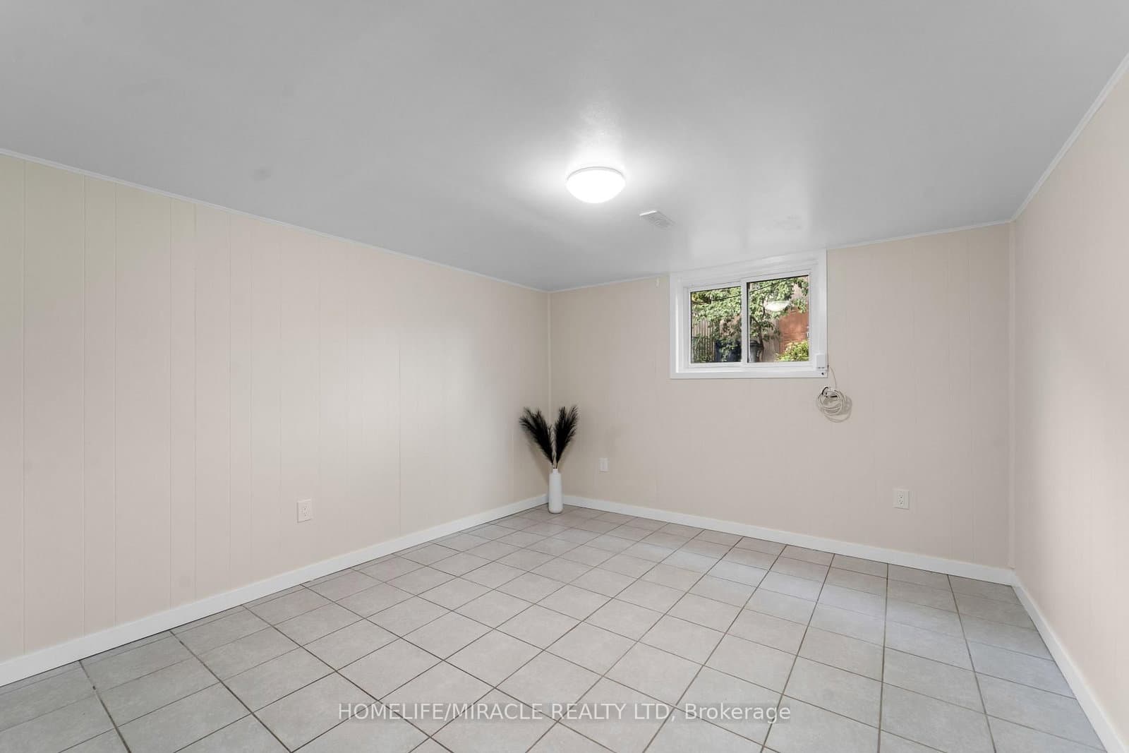203 Centennial Road thumbnail 25