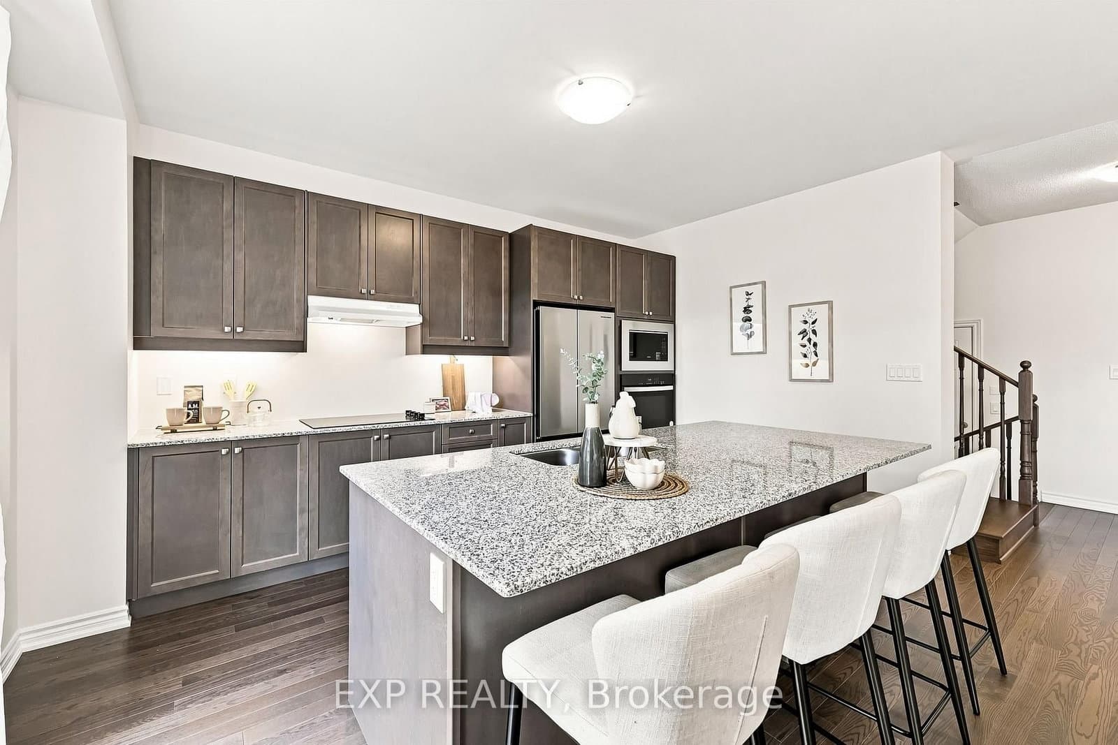 2144 Hallandale Street thumbnail 10