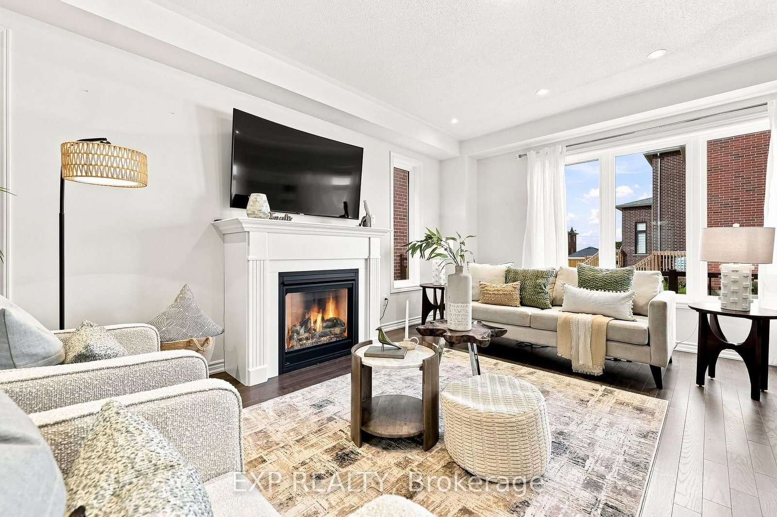 2144 Hallandale Street thumbnail 17