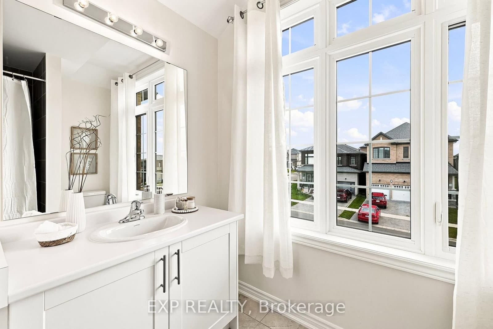 2144 Hallandale Street thumbnail 30