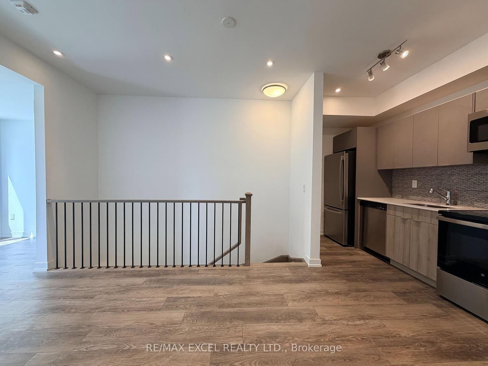 3069 Pharmacy Avenue, Unit 5 thumbnail 4