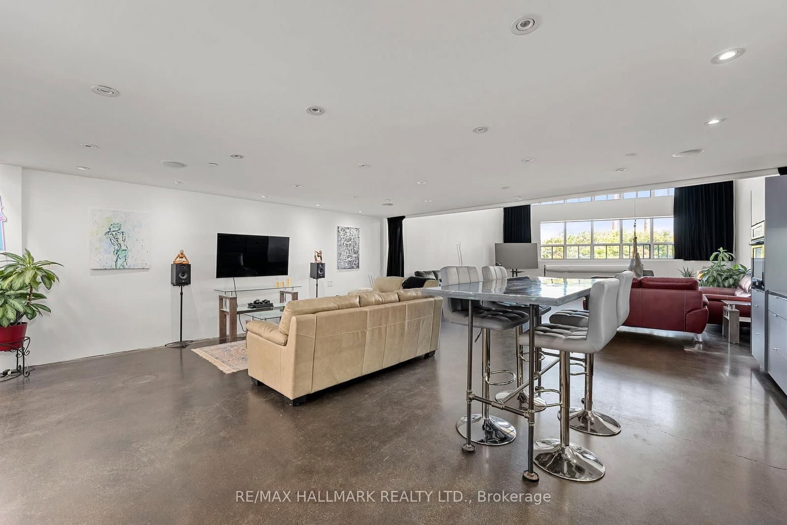 1173 Dundas Street E, Unit 226 thumbnail 4
