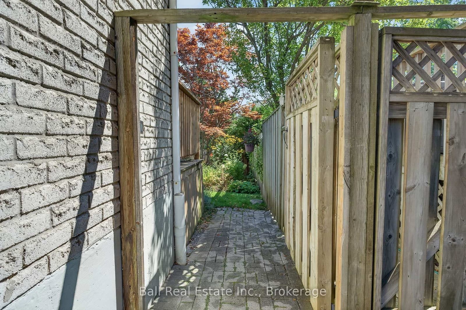 1517 Silver Spruce Drive thumbnail 37