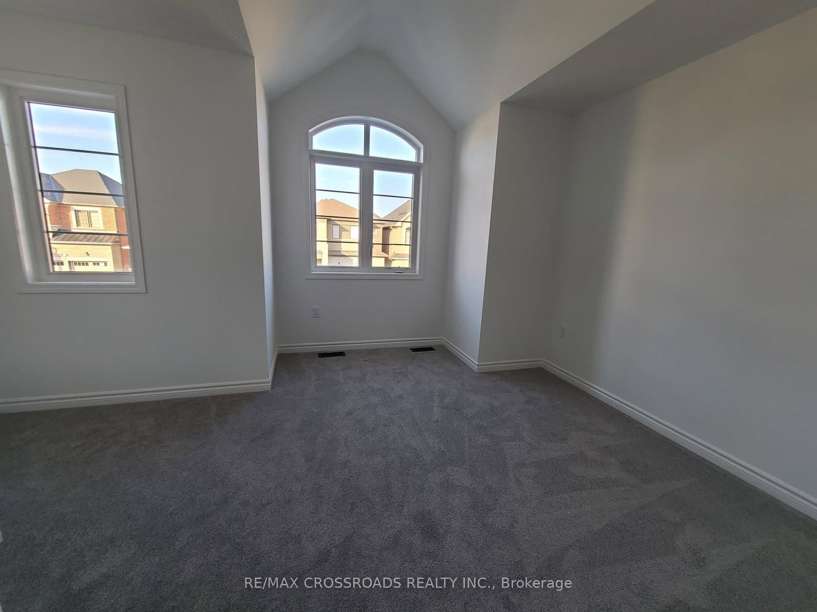 2916 Scotch Pine Lane thumbnail 8