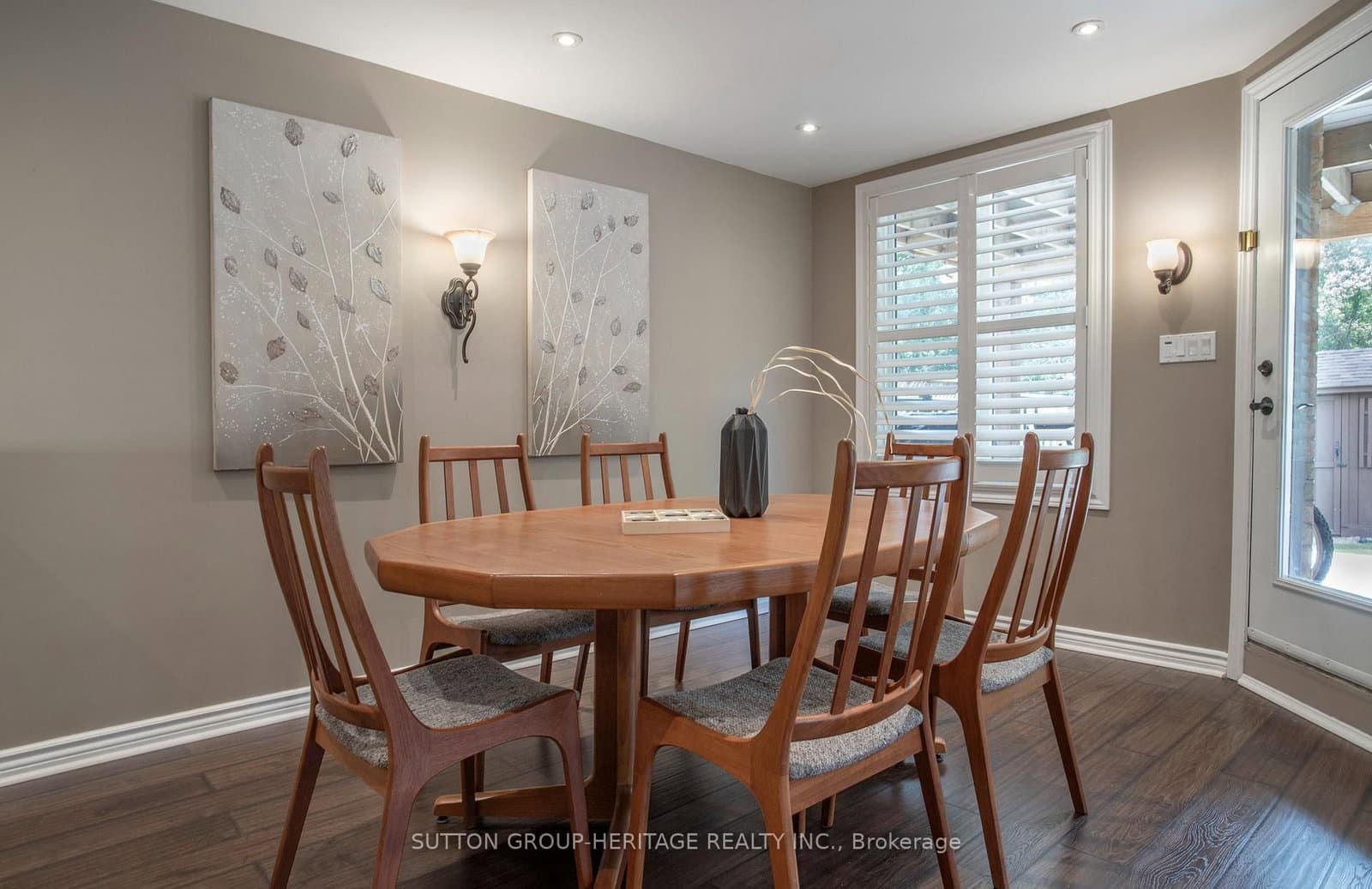 1870 Falconwood Way thumbnail 32
